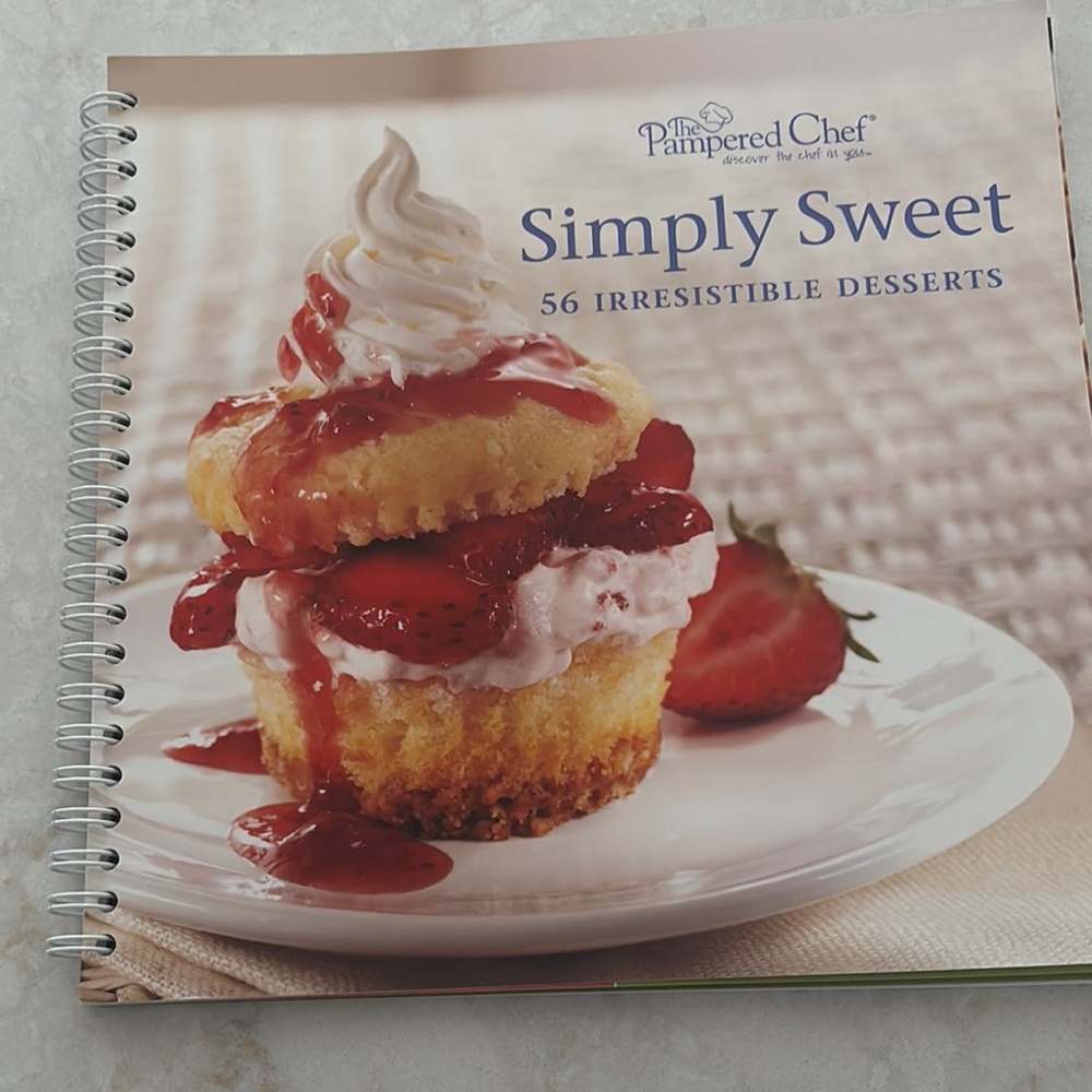 The Pampered Chef Red and White Kitchen Cookbook
